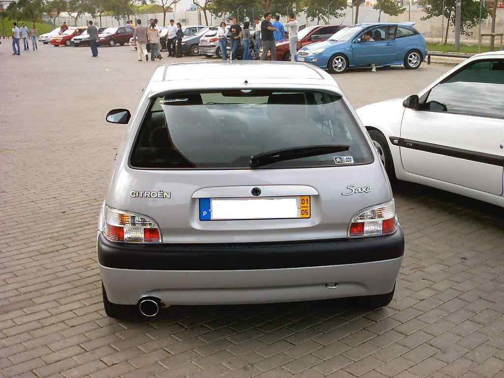 saxu_under_traz.jpg